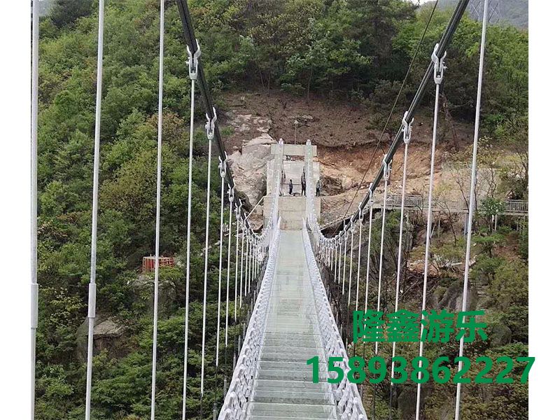 玻璃吊橋