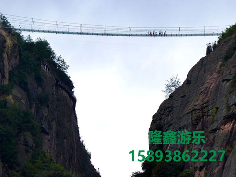 玻璃吊橋