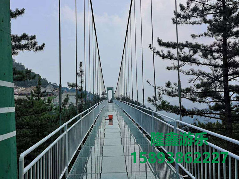 玻璃吊橋