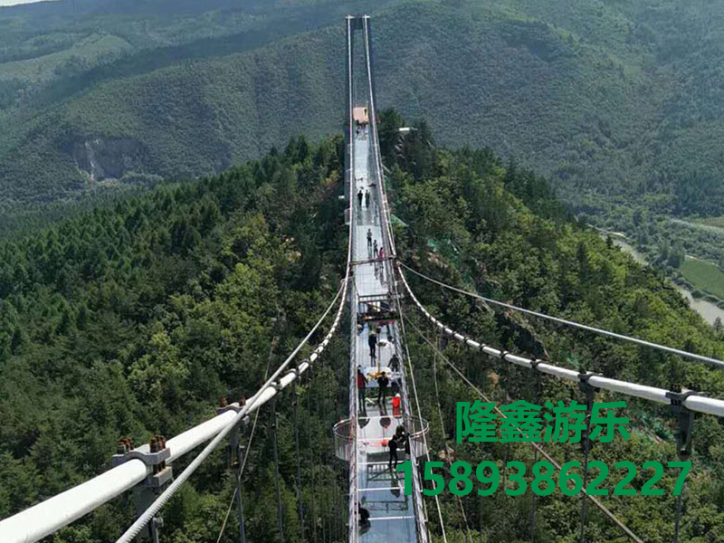 玻璃吊橋